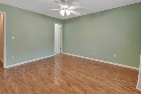 Condo in DeLand, Florida, 2 bedrooms  № 1540769 - photo 12
