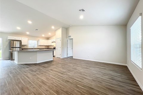 House in Port Charlotte, Florida 4 bedrooms, 150.22 sq.m. № 1857728 - photo 3