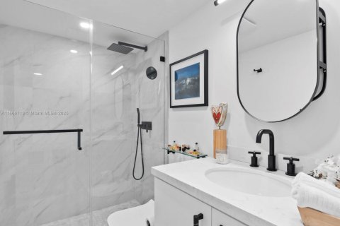 Купить кондоминиум в Майами, Флорида 2 спальни, 98.94м2, № 2175661 - фото 22