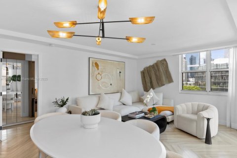 Купить кондоминиум в Майами, Флорида 2 спальни, 98.94м2, № 2175661 - фото 8