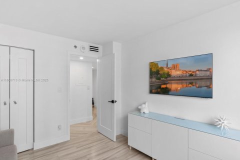 Купить кондоминиум в Майами, Флорида 2 спальни, 98.94м2, № 2175661 - фото 21