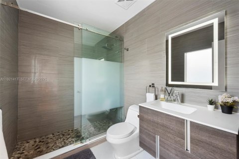 Купить виллу или дом в Майами-Бич, Флорида 4 спальни, 280.19м2, № 2082734 - фото 28