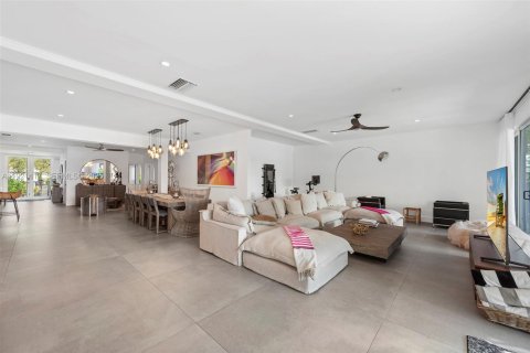Купить виллу или дом в Майами-Бич, Флорида 4 спальни, 280.19м2, № 2082734 - фото 4