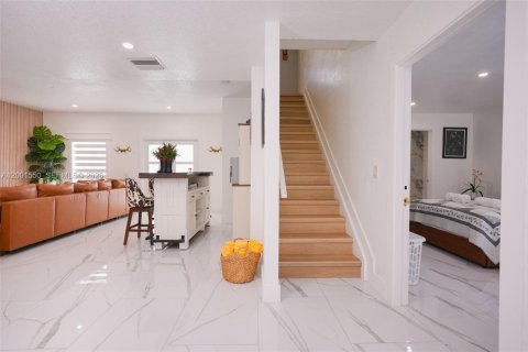 House in Indiantown, Florida 4 bedrooms, 190.82 sq.m. № 2065719 - photo 24