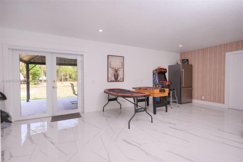 House in Indiantown, Florida 4 bedrooms, 190.82 sq.m. № 2065719 - photo 23