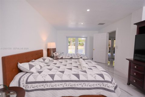 House in Indiantown, Florida 4 bedrooms, 190.82 sq.m. № 2065719 - photo 26