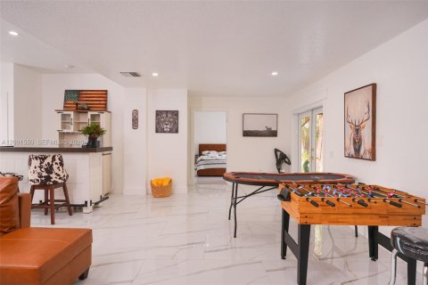 House in Indiantown, Florida 4 bedrooms, 190.82 sq.m. № 2065719 - photo 18