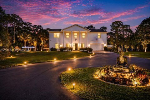 House in Indiantown, Florida 4 bedrooms, 190.82 sq.m. № 2065719 - photo 2