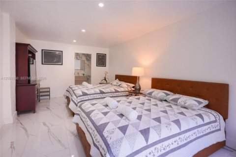 House in Indiantown, Florida 4 bedrooms, 190.82 sq.m. № 2065719 - photo 25