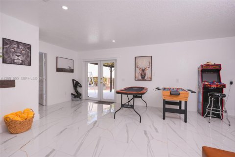 House in Indiantown, Florida 4 bedrooms, 190.82 sq.m. № 2065719 - photo 21