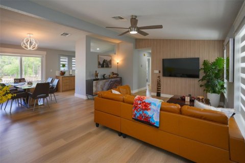 House in Indiantown, Florida 4 bedrooms, 190.82 sq.m. № 2065719 - photo 11