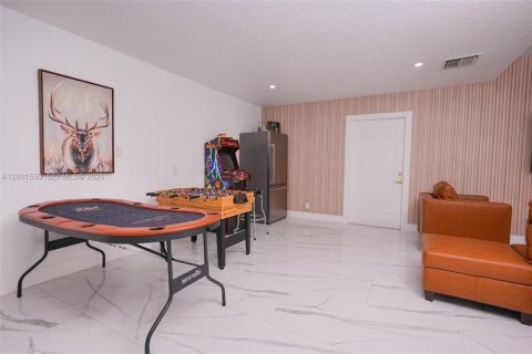 House in Indiantown, Florida 4 bedrooms, 190.82 sq.m. № 2065719 - photo 22