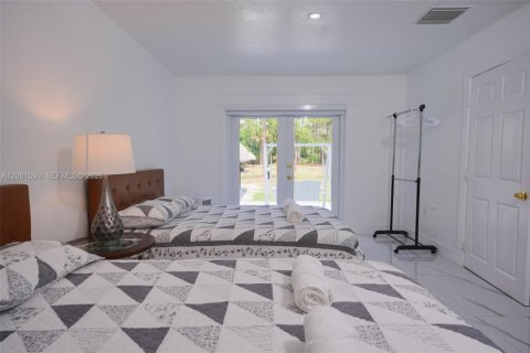 House in Indiantown, Florida 4 bedrooms, 190.82 sq.m. № 2065719 - photo 27
