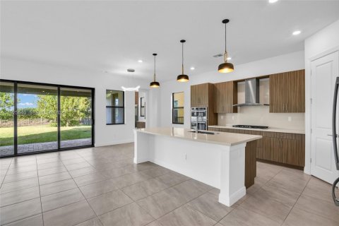 Casa en venta en Parkland, Florida, 5 dormitorios, 395.3 m2 № 1984197 - foto 10