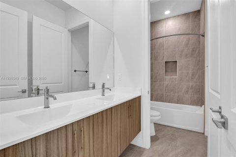 Casa en venta en Parkland, Florida, 5 dormitorios, 395.3 m2 № 1984197 - foto 22