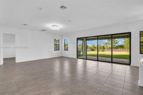 Casa en venta en Parkland, Florida, 5 dormitorios, 395.3 m2 № 1984197 - foto 11