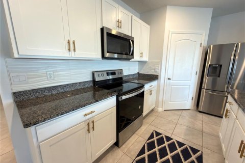 House in Haines City, Florida 4 bedrooms, 169.83 sq.m. № 2105041 - photo 10