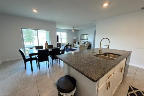 House in Haines City, Florida 4 bedrooms, 169.83 sq.m. № 2105041 - photo 12