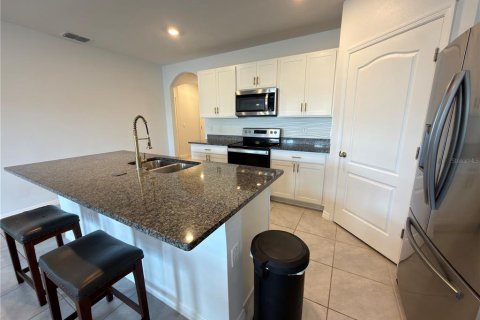 House in Haines City, Florida 4 bedrooms, 169.83 sq.m. № 2105041 - photo 7