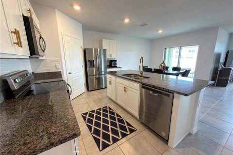 House in Haines City, Florida 4 bedrooms, 169.83 sq.m. № 2105041 - photo 8