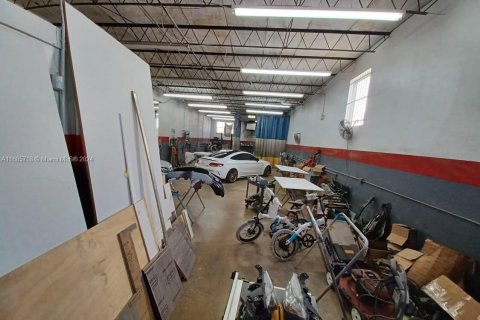 Propiedad comercial en venta en Hallandale Beach, Florida № 1963085 - foto 3