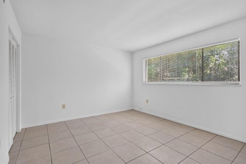 Apartamento en alquiler en Lighthouse Point, Florida, 1 dormitorio, 1608.05 m2 № 2191591 - foto 11