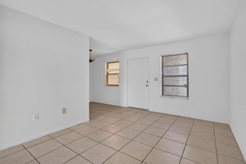 Apartamento en alquiler en Lighthouse Point, Florida, 1 dormitorio, 1608.05 m2 № 2191591 - foto 6