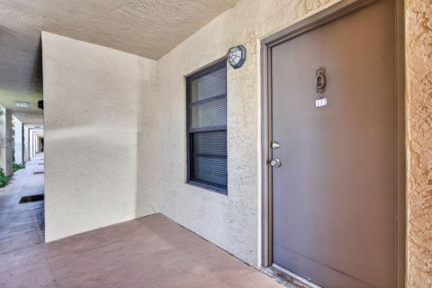 Apartamento en alquiler en Lighthouse Point, Florida, 1 dormitorio, 1608.05 m2 № 2191591 - foto 4