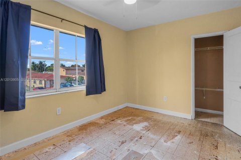 Commercial property in Hialeah, Florida 138.24 sq.m. № 2076179 - photo 22