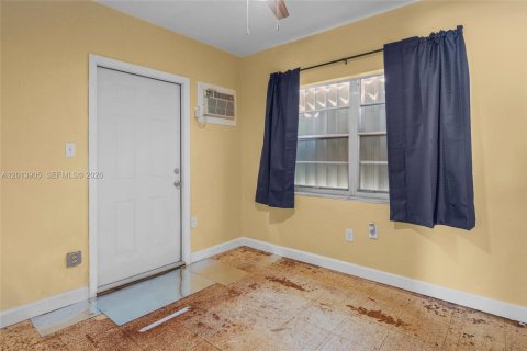 Commercial property in Hialeah, Florida 138.24 sq.m. № 2076179 - photo 24