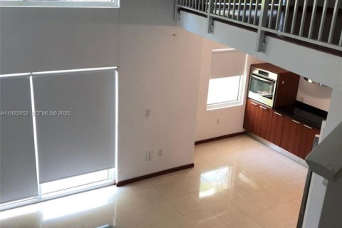 Condo in Miami, Florida, 1 bedroom  № 2076763 - photo 18