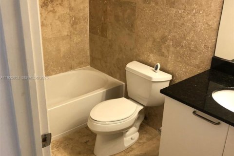 Condo in Miami, Florida, 1 bedroom  № 2076763 - photo 16