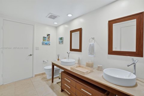 Copropriété à louer à Miami, Floride: 1 chambre, 91.42 m2 № 2063331 - photo 17