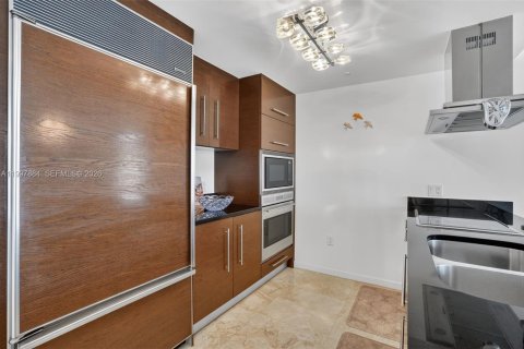 Copropriété à louer à Miami, Floride: 1 chambre, 91.42 m2 № 2063331 - photo 4