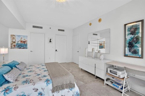 Copropriété à louer à Miami, Floride: 1 chambre, 91.42 m2 № 2063331 - photo 15