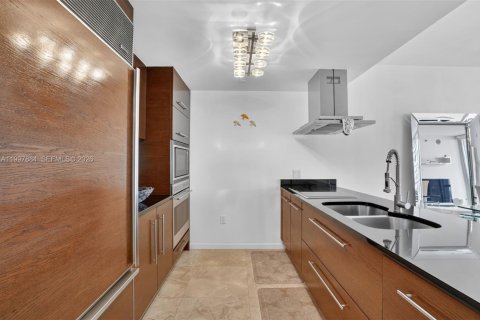 Copropriété à louer à Miami, Floride: 1 chambre, 91.42 m2 № 2063331 - photo 3