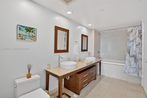 Copropriété à louer à Miami, Floride: 1 chambre, 91.42 m2 № 2063331 - photo 16