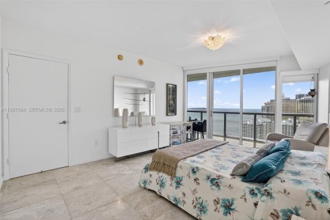 Copropriété à louer à Miami, Floride: 1 chambre, 91.42 m2 № 2063331 - photo 13