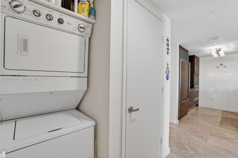 Copropriété à louer à Miami, Floride: 1 chambre, 91.42 m2 № 2063331 - photo 18