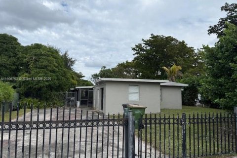Villa ou maison à vendre à North Miami, Floride: 4 chambres, 151.24 m2 № 1966766 - photo 5