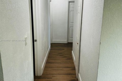 Casa en venta en Homestead, Florida, 4 dormitorios, 116.13 m2 № 1997013 - foto 12