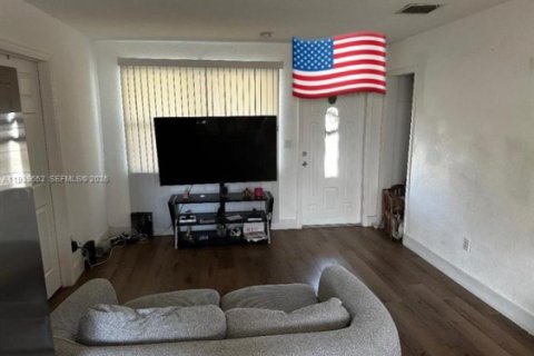 Casa en venta en Homestead, Florida, 4 dormitorios, 116.13 m2 № 1997013 - foto 11