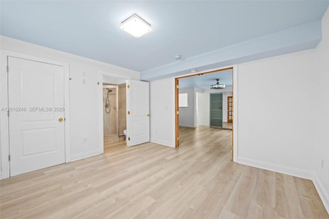 Townhouse in Hollywood, Florida 2 bedrooms, 168.62 sq.m. № 2074738 - photo 21