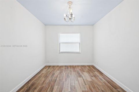 Townhouse in Hollywood, Florida 2 bedrooms, 168.62 sq.m. № 2074738 - photo 24