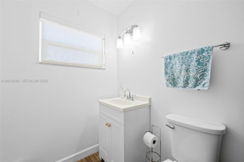 Townhouse in Hollywood, Florida 2 bedrooms, 168.62 sq.m. № 2074738 - photo 16