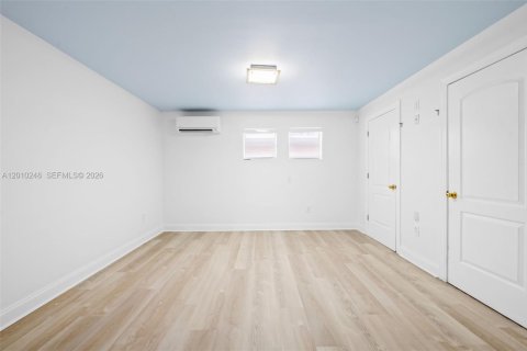Townhouse in Hollywood, Florida 2 bedrooms, 168.62 sq.m. № 2074738 - photo 19