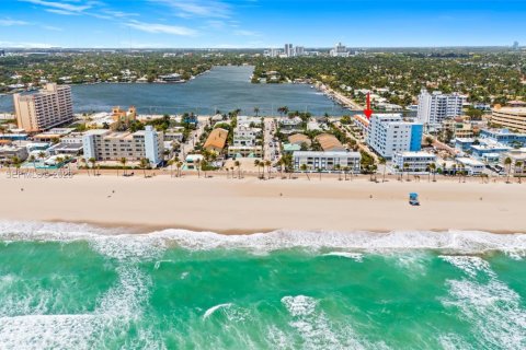 Townhouse in Hollywood, Florida 2 bedrooms, 168.62 sq.m. № 2074738 - photo 4