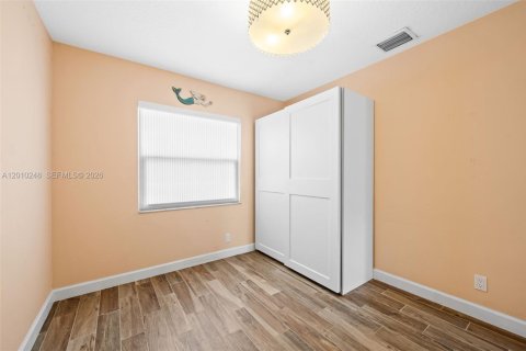 Townhouse in Hollywood, Florida 2 bedrooms, 168.62 sq.m. № 2074738 - photo 26