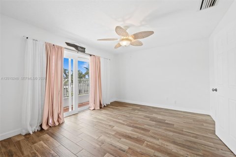 Townhouse in Hollywood, Florida 2 bedrooms, 168.62 sq.m. № 2074738 - photo 29