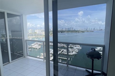 Condominio en venta en Miami Beach, Florida, 1 dormitorio, 61.32 m2 № 1980219 - foto 2